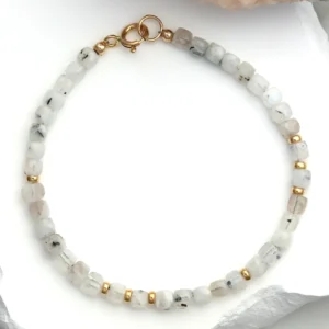 ttt jewel White beaded bracelet